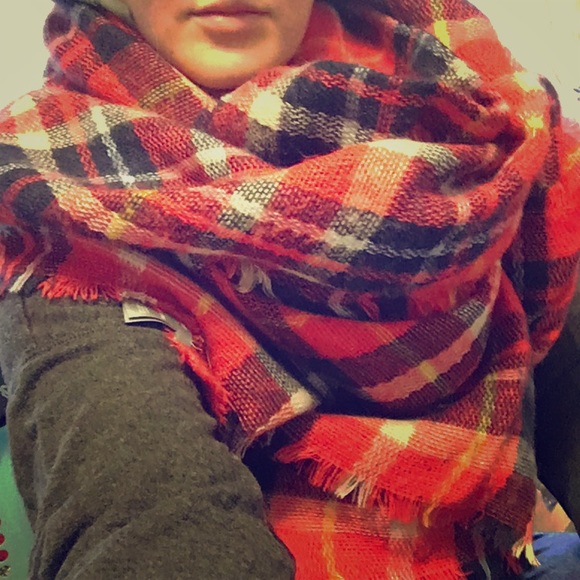 aerie Accessories - Super warm plaid blanket scarf